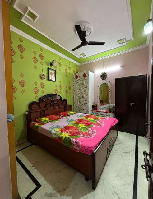 PG for Anyone in Shalimar Village, Shalimar Bagh