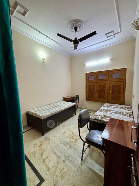 PG for Girls in Shalimar Village, Shalimar Bagh