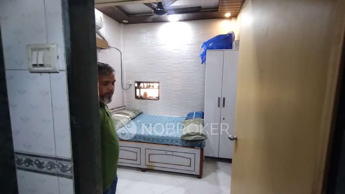 1 BHK Flat In Vaibhav Co-operative Housing Society Ltd for Rent  In  Sector 24