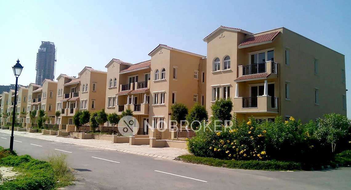 1 RK Flat In Emar Premium Floor for Rent  In Sector 65