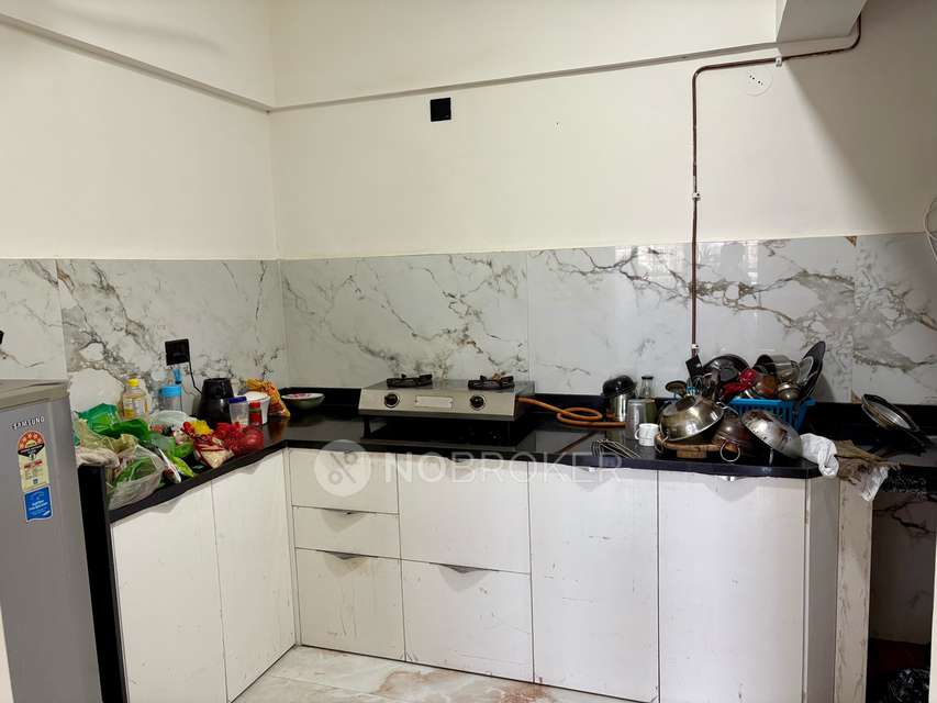 Single Room for Female In 3 BHK  In Amarillo Phase 1 In Amarillo