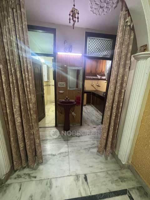 2 BHK Flat In Standalone Building  For Sale  In Shalimar Bagh