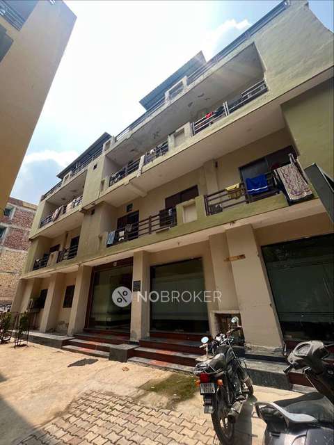 PG for Boys in Sector 18