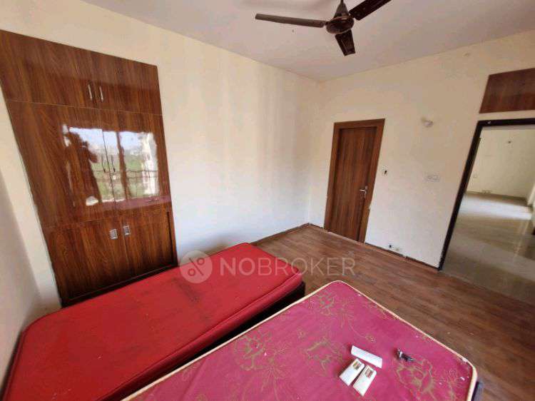 3 BHK Flat In Nimbus Express Park View for Rent  In Yamuna Expressway