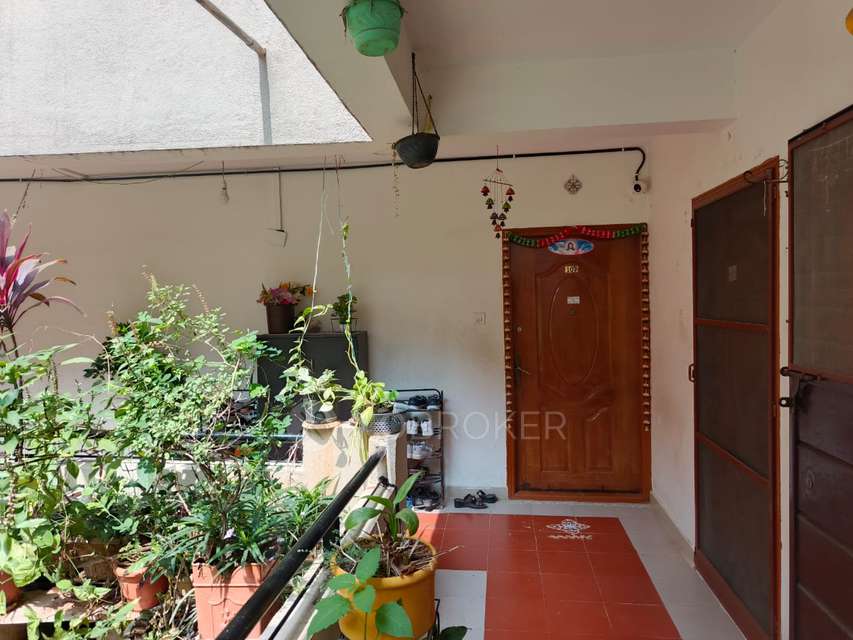 2 BHK Flat In Slv Apartment For Sale  In  Bannerghatta Rd