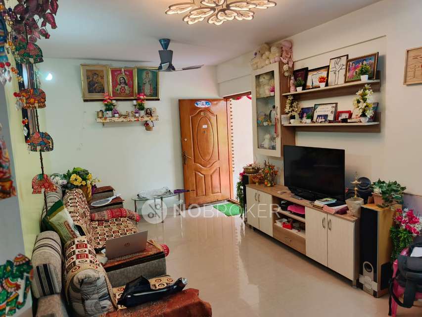 2 BHK Flat In Slv Apartment For Sale  In  Bannerghatta Rd