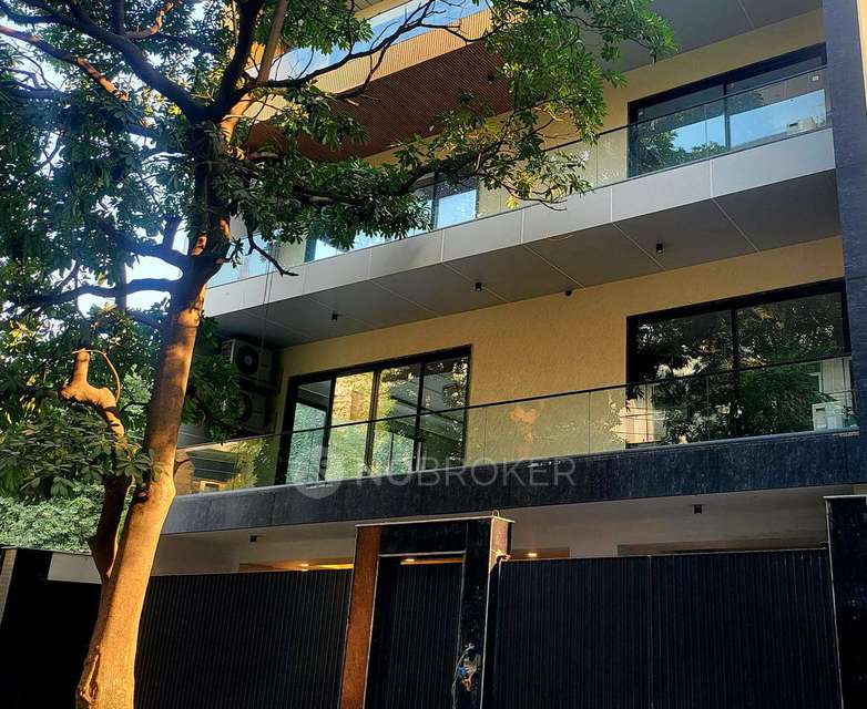 4 BHK Flat For Sale  In Sector 42