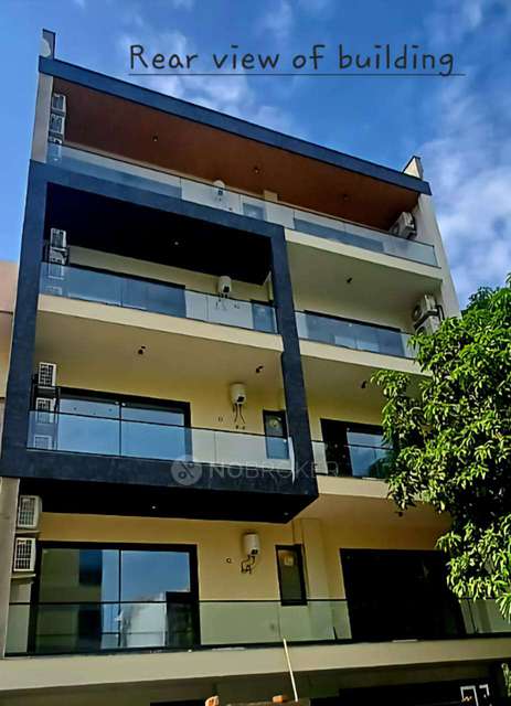 4 BHK Flat For Sale  In Sector 42