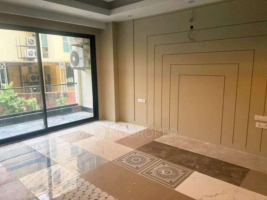 4 BHK Flat For Sale  In Sector 42