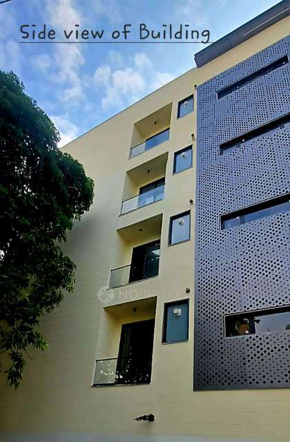 4 BHK Flat For Sale  In Sector 42