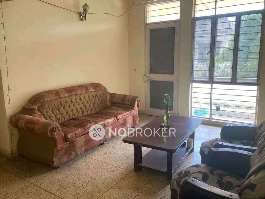 Single Room for Male In 3 BHK  In Mahavir Apartments In Sector 29