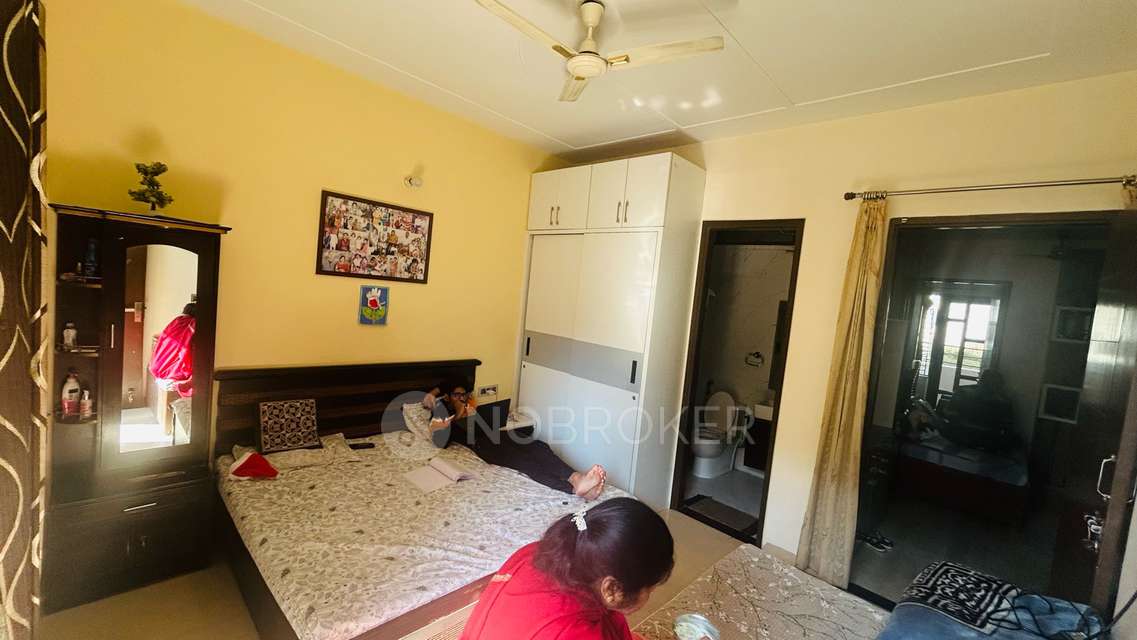 3 BHK Flat For Sale  In Sector 52