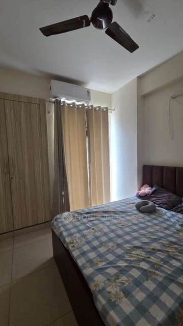 Single Room for Female In 3 BHK  In Golden I In Golden I, Greater Noida