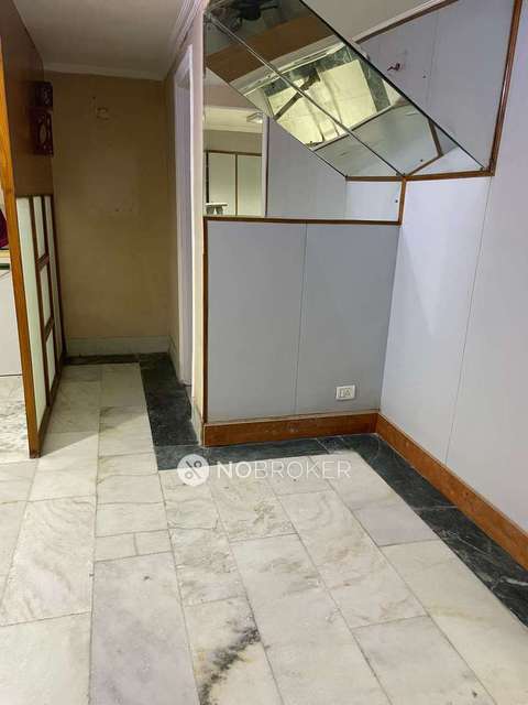 Commercial Property in Connaught Place, Delhi for Rent 