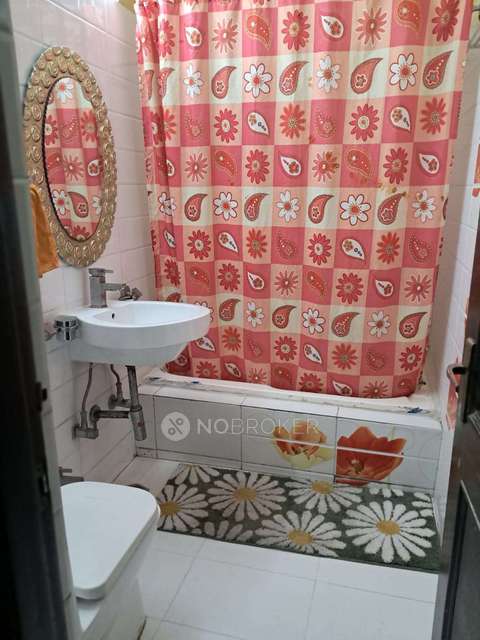 3 BHK Flat In Tower Apartment For Sale  In Pitampura Metro Station