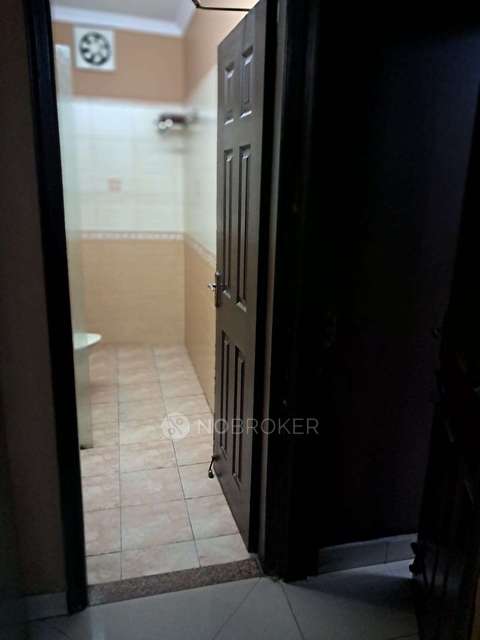 3 BHK Flat In Tower Apartment For Sale  In Pitampura Metro Station