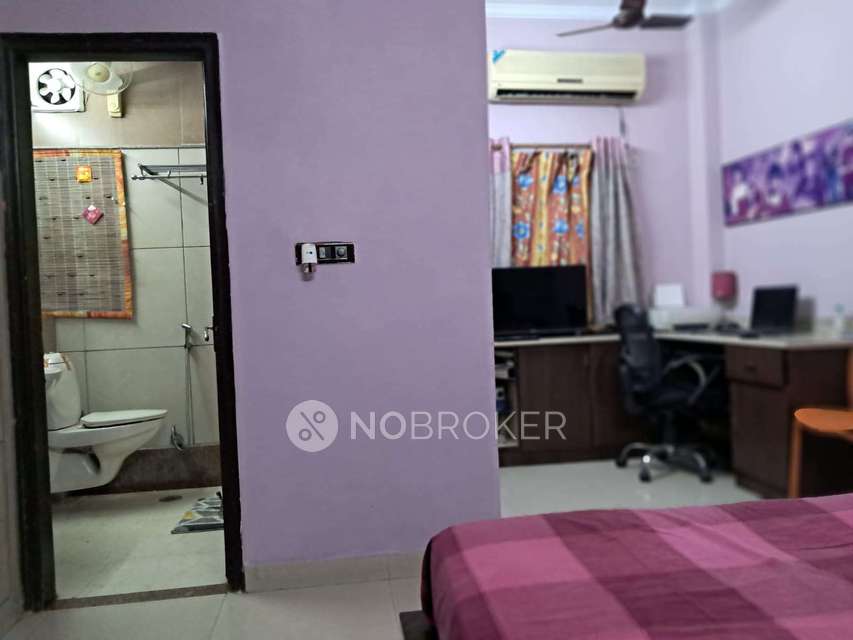 3 BHK Flat In Tower Apartment For Sale  In Pitampura Metro Station