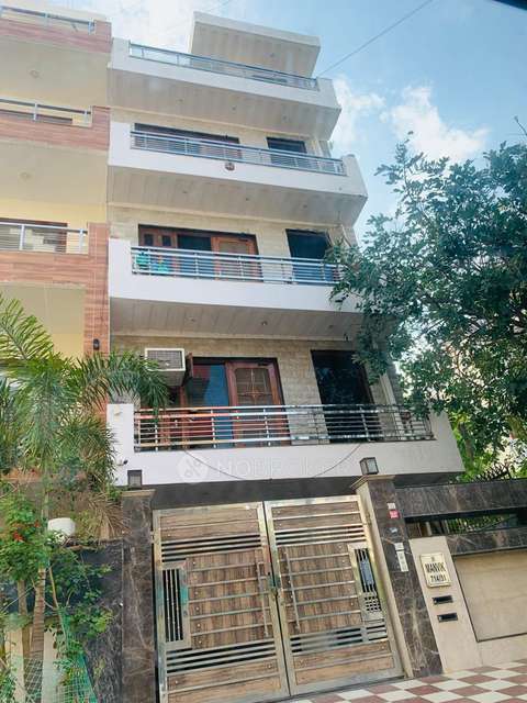 2 BHK Flat In Sb for Rent  In Sector 51