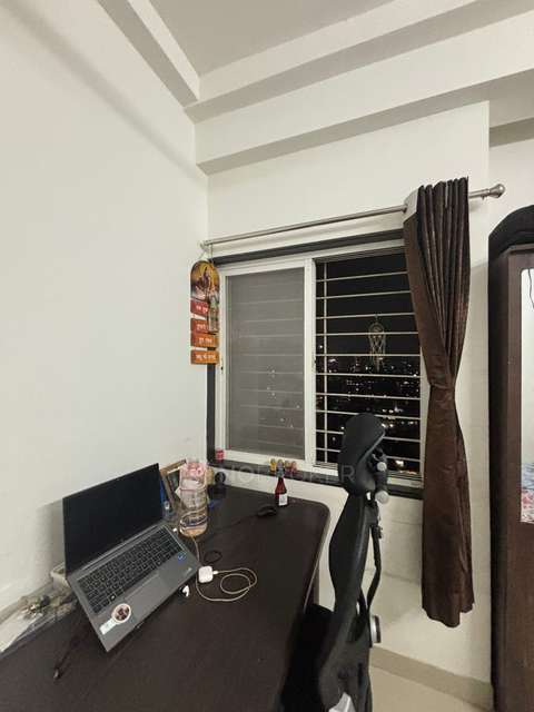 Single Room for Female In 2 BHK  In Mhada Towers , Pimpri-chinchwad In Pimpri-chinchwad