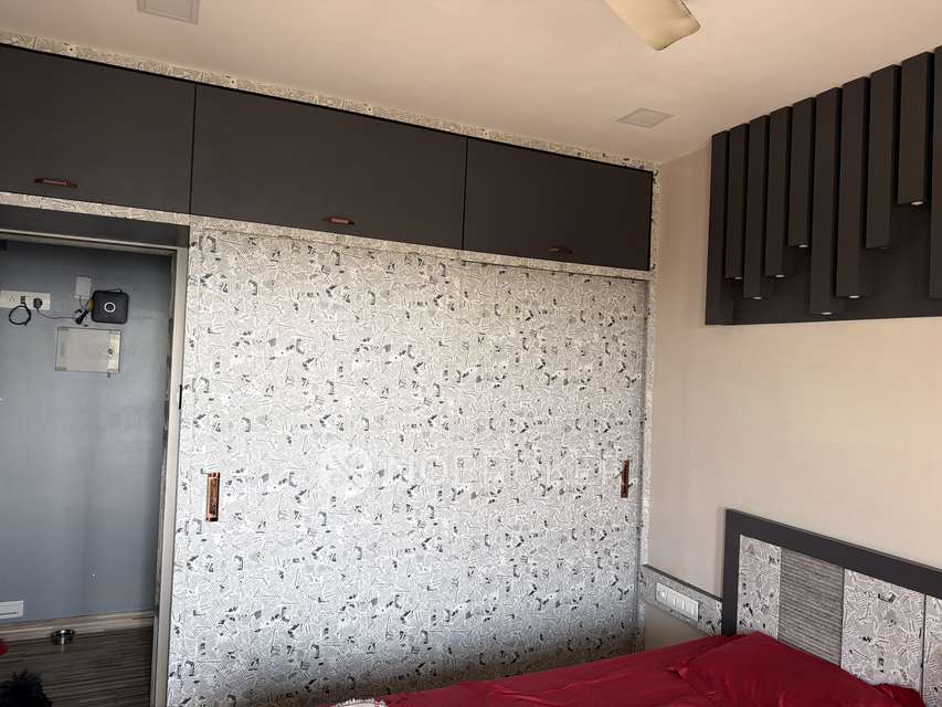 2 BHK Flat In Rustomjee Meridian, Kandivali West for Rent  In Kandivali West