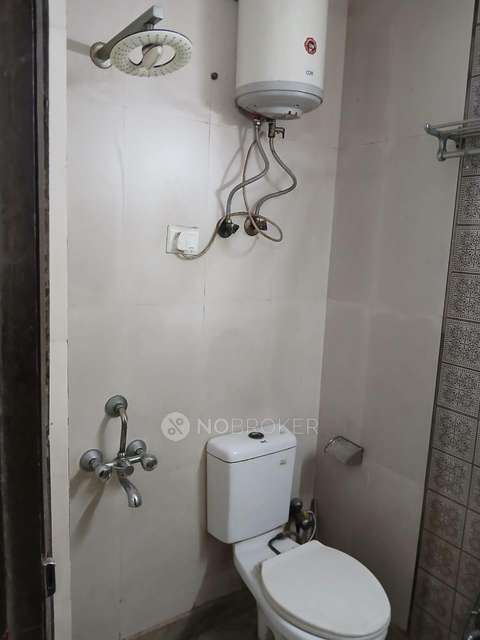 Office Space in Gautam Nagar, Delhi for sale 