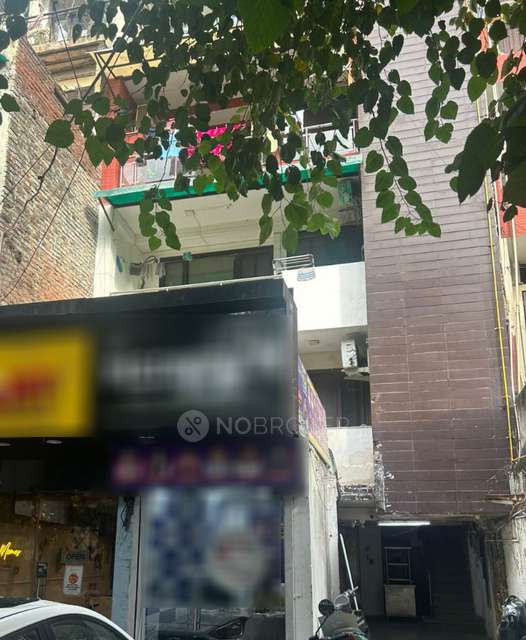 Office Space in Gautam Nagar, Delhi for sale 