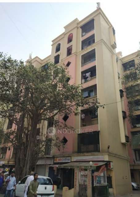 Shared Room for Female In 1 RK  In Ravi Amaprtment In Sector 20