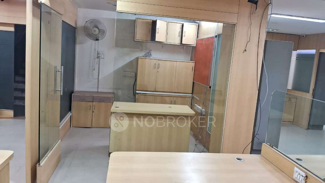 Office Space in Madhav Chembers Co-op Housing Society, Pune for Rent 