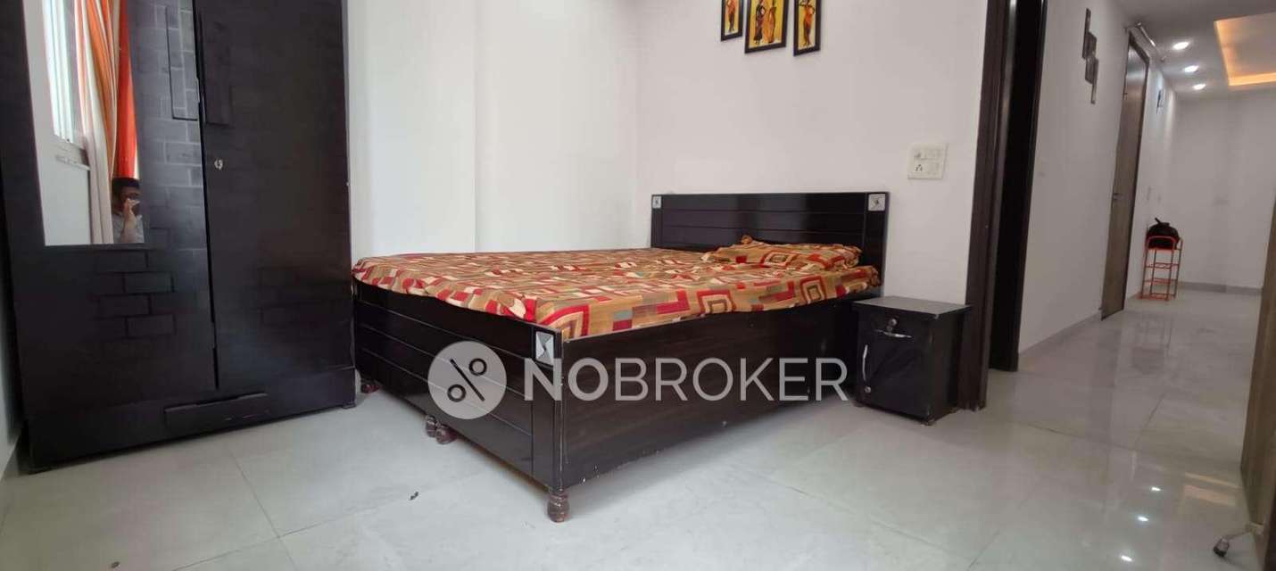 2 BHK Flat In Freedom Fighters Enclave, Sainik Farm For Sale  In Sainik Farm