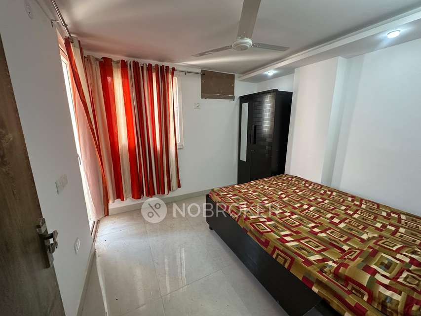 2 BHK Flat In Freedom Fighters Enclave, Sainik Farm For Sale  In Sainik Farm