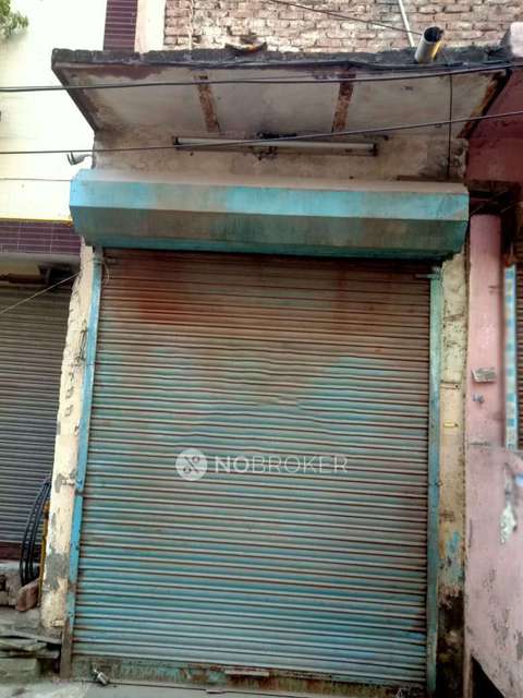 Godown/Warehouse in Geeta Colony, Delhi for Rent 