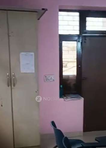 1 BHK House for Rent  In Mayur Vihar Extension