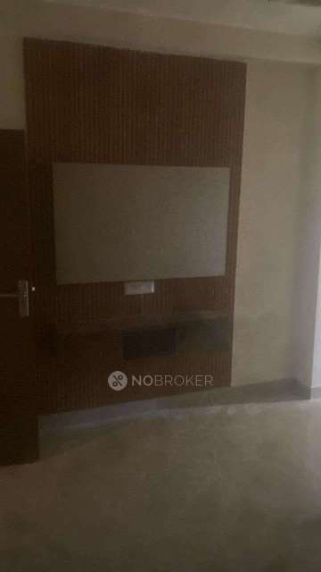 1 BHK Flat In Standalone Building	 for Rent  In Sector 110
