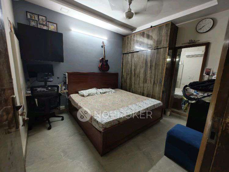 3 BHK Flat For Sale  In 11, Pocket 2, Sector 6b, Rohini, New Delhi, Delhi, 110085, India