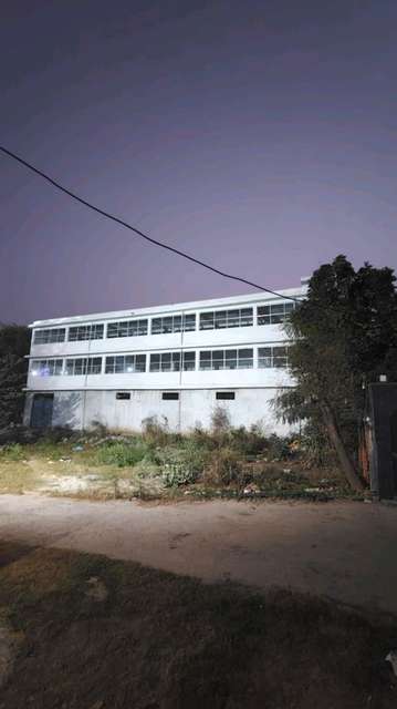 Industrial Building in Kanwara, Noida for Rent