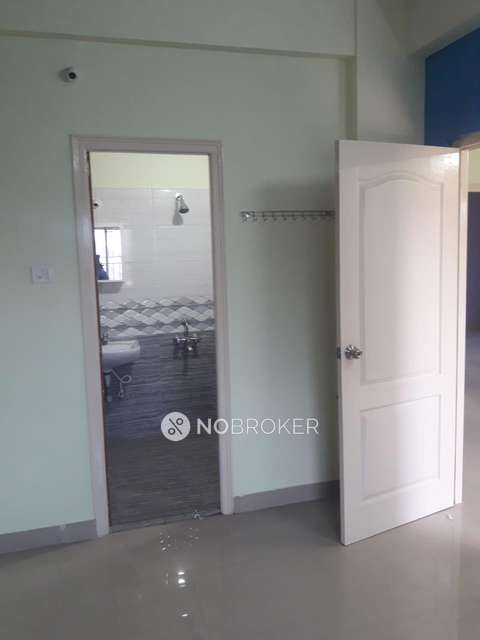 2 BHK Flat In Shreyas Crescent Apartment For Sale  In Krishnarajapura