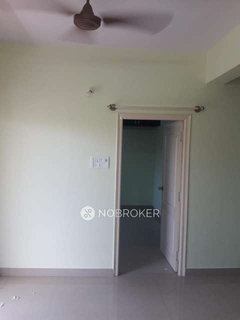 2 BHK Flat In Shreyas Crescent Apartment For Sale  In Krishnarajapura