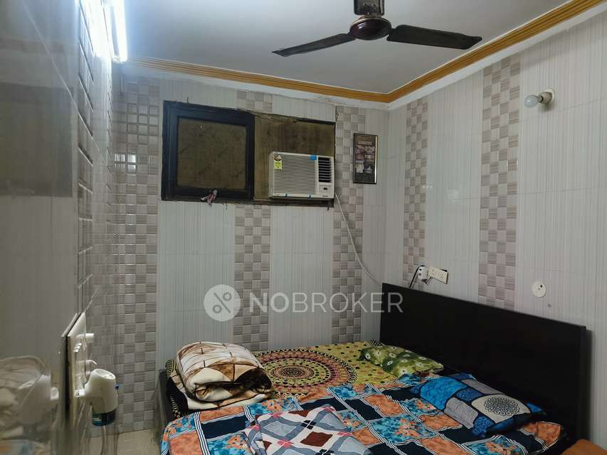 1 BHK Flat In 675, Sector 17a for Rent  In Sector 17
