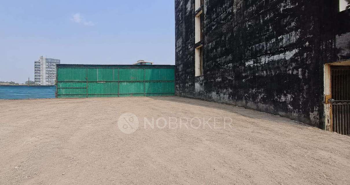 Godown/Warehouse in Garhi Chaukhandi, Noida for Rent 