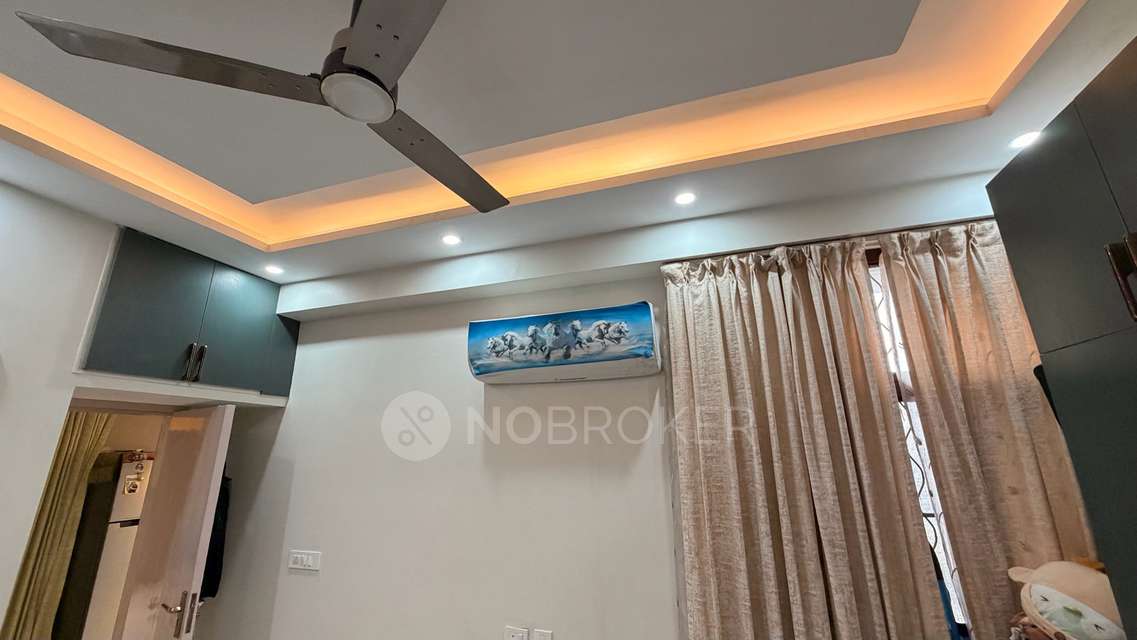 2 BHK Flat In Himalaya Tower For Sale  In Indirapuram