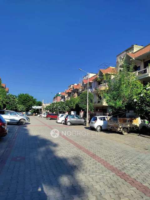 4 BHK Flat In Princeton Floors, Sector 51 for Rent  In Sector 51