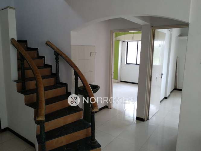 Single Room for Female In 2 BHK  In Viman Platinum In Viman Nagar