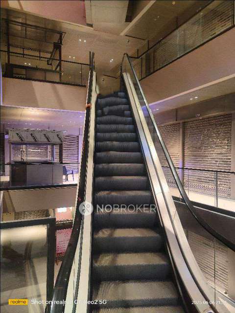 Shop in Wave City, Ghaziabad for sale 