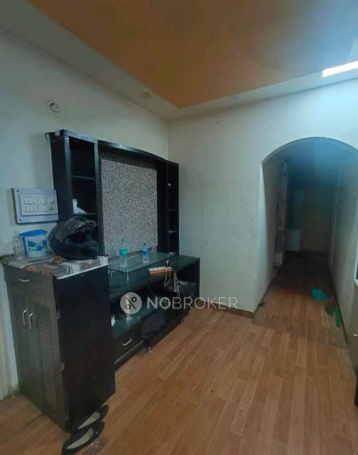 Single Room for Female In 2 BHK  In Sukhwani Complex In Pimpri, Pune