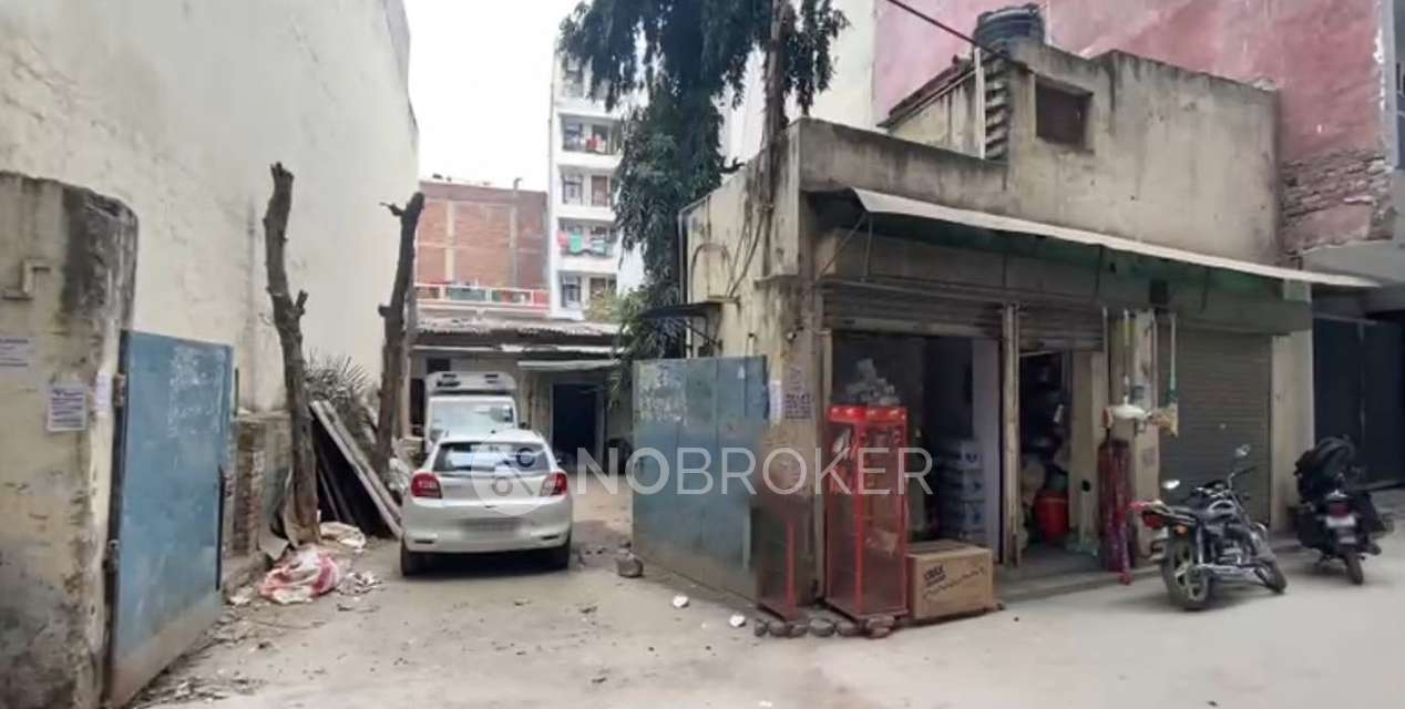 Godown/Warehouse in Kishan Garh Vasant Kunj New Delhi, Delhi for Rent 