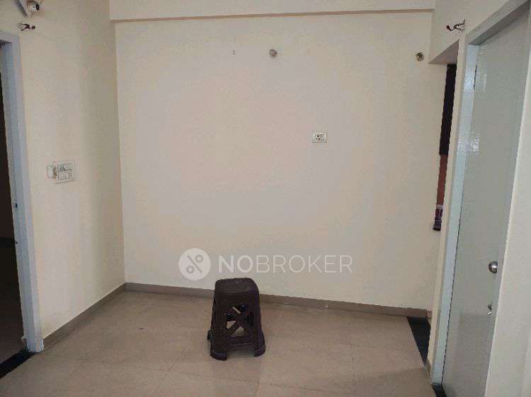 2 BHK Flat In Santha Towers, Paruthippattu For Sale  In Paruthippattu