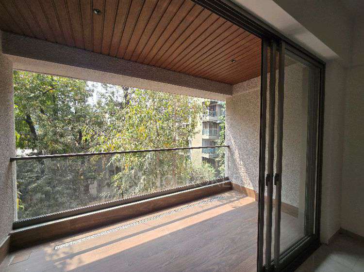 4 BHK Flat In Guruprasad Kunj, Prabhat Road For Sale  In Kumudini Pednekar Path