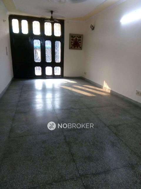 2 BHK Flat In Balwinder Apartment For Sale  In Paschim Vihar, 