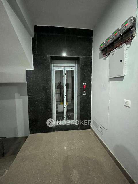 1 BHK Flat for Rent  In Sector 52