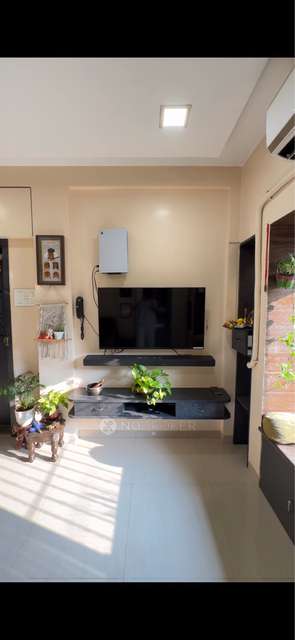 1 BHK Flat In Gulmohar Chsl For Sale  In Kurla East